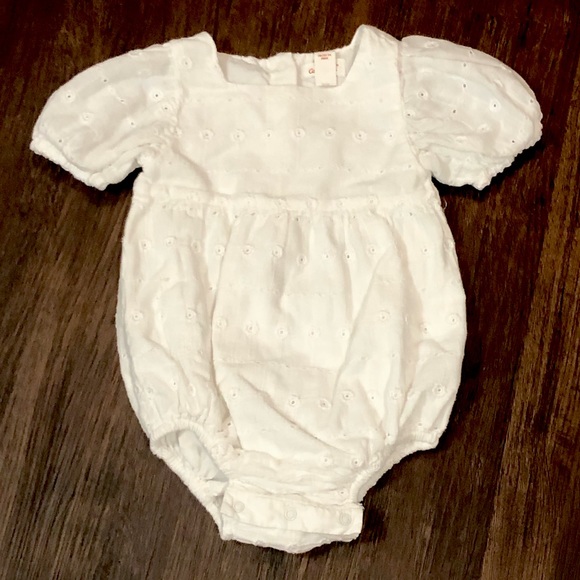 Cat & Jack Other - Cat & Jack Baby Girl 12 Month Dress Ruffled Onesie Bodysuit With Snaps NWOT